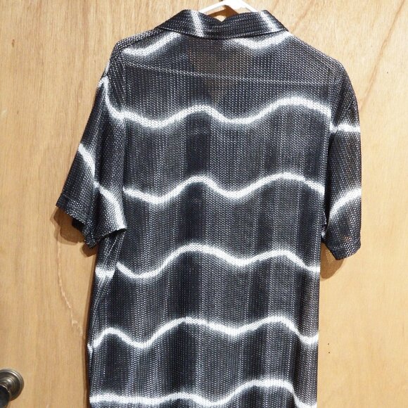 Men's Short sleeve shirt, Size Large by YMLA - Picture 2 of 3